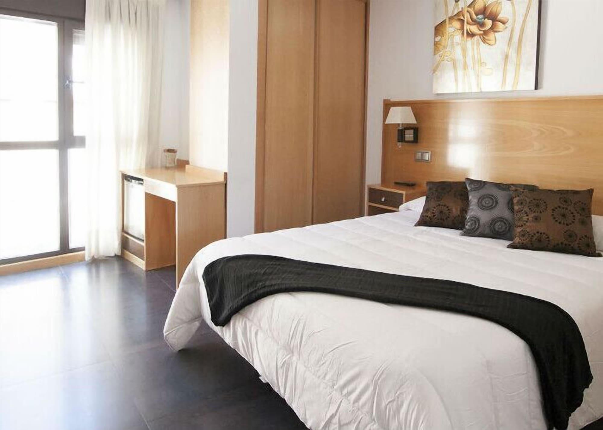 Hotel Real De Illescas Bagian luar foto